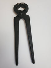Load image into Gallery viewer, Pliers iron 7 inch
